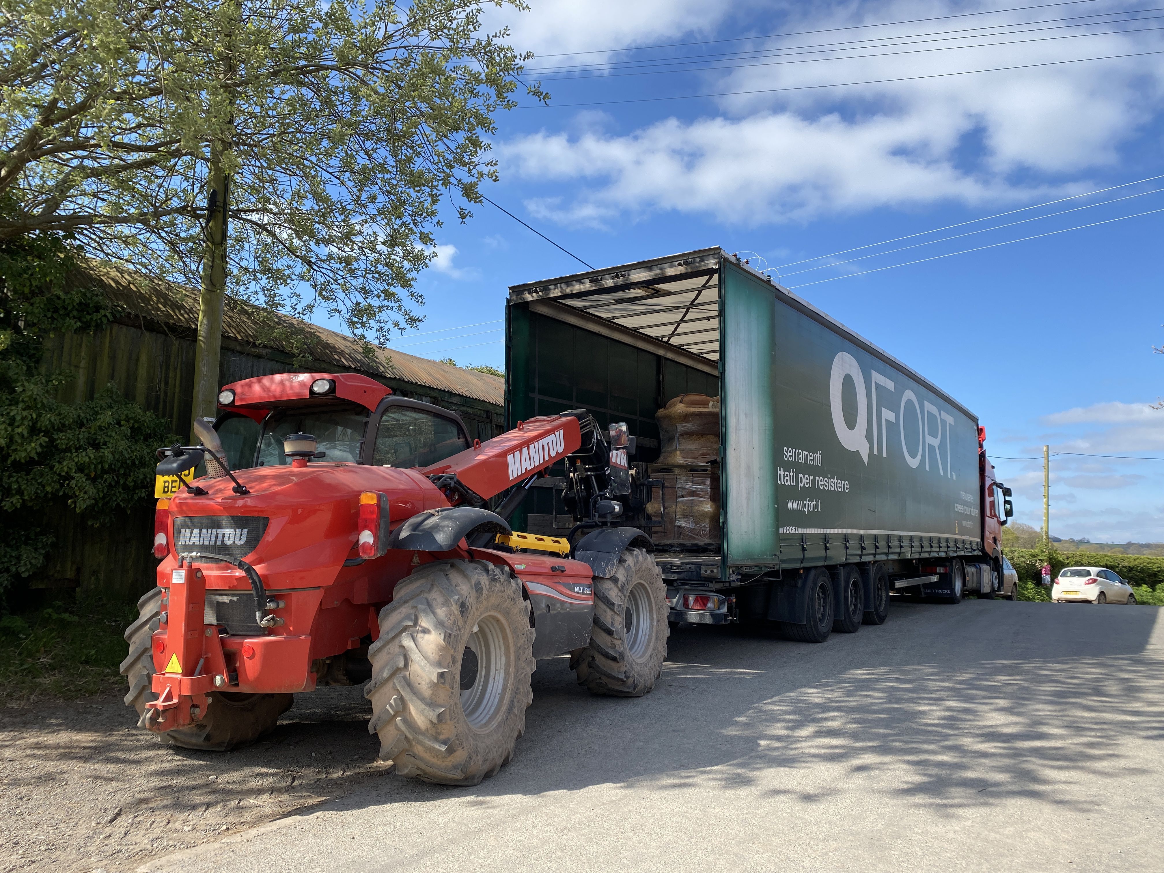 Pots arriving at Holloways from Italy